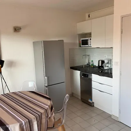 Les Jonquieres A Gassin, Avec Piscine Collective, G26 Apartment *